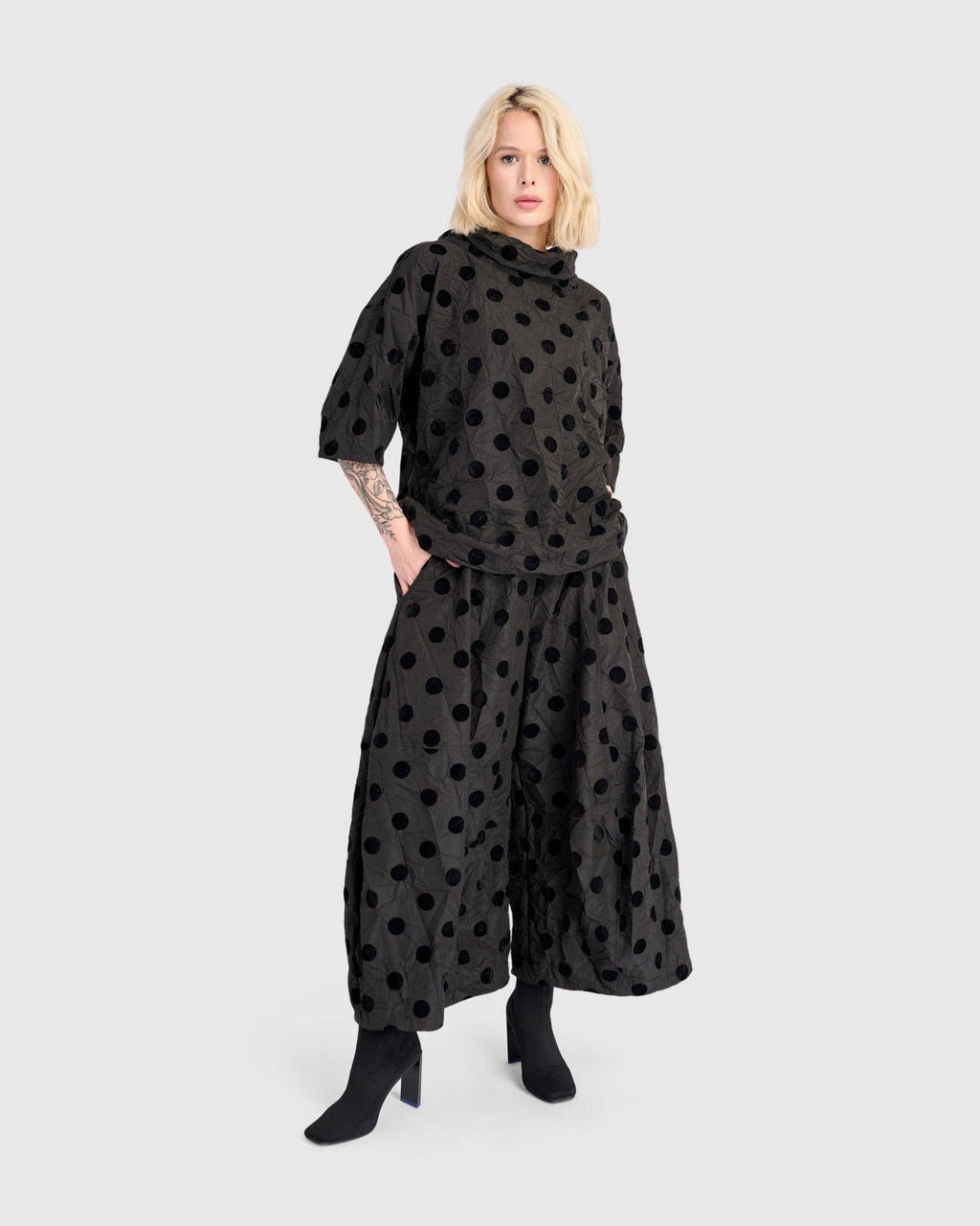 Soiree Funnel Top, Black Dots