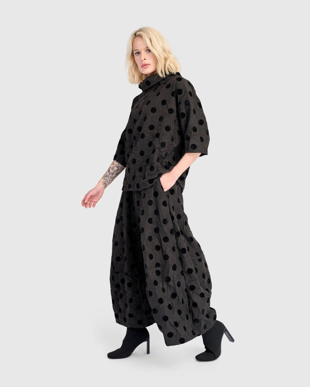 Soiree Funnel Top, Black Dots